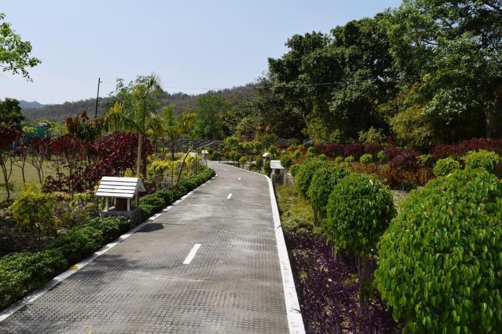 Kabeela Tashree Resort Ranikhet Exteriör bild
